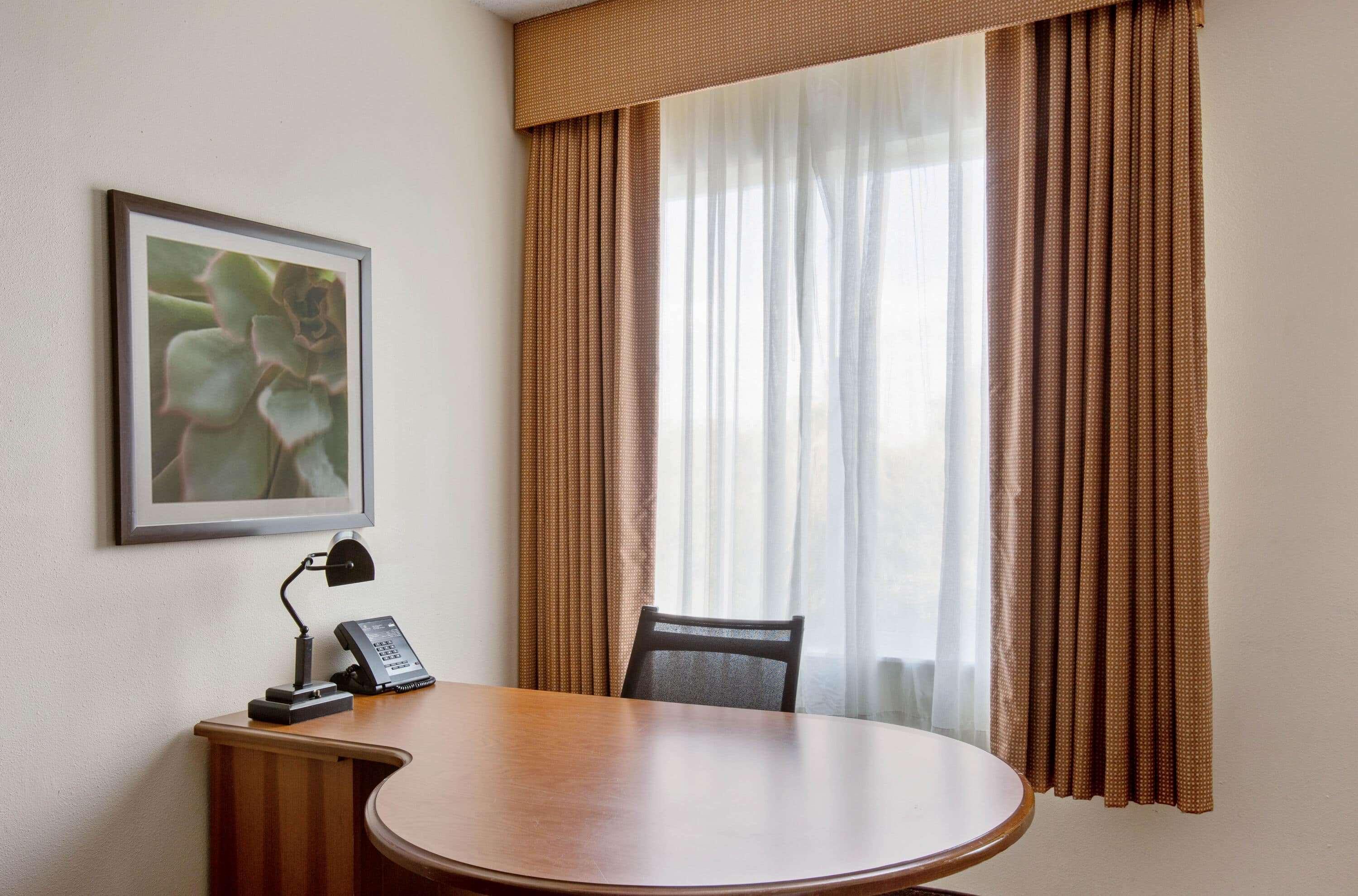 Hotel La Quinta & By Wyndham Sawgrass