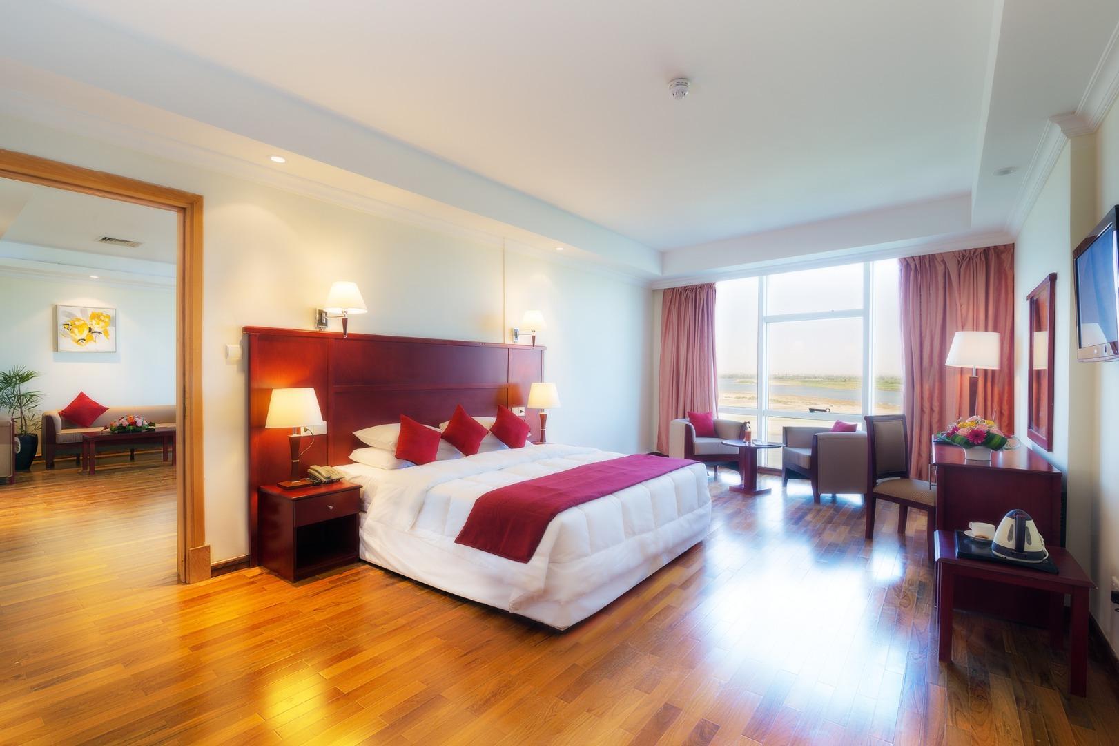 Wyndham Deerfield