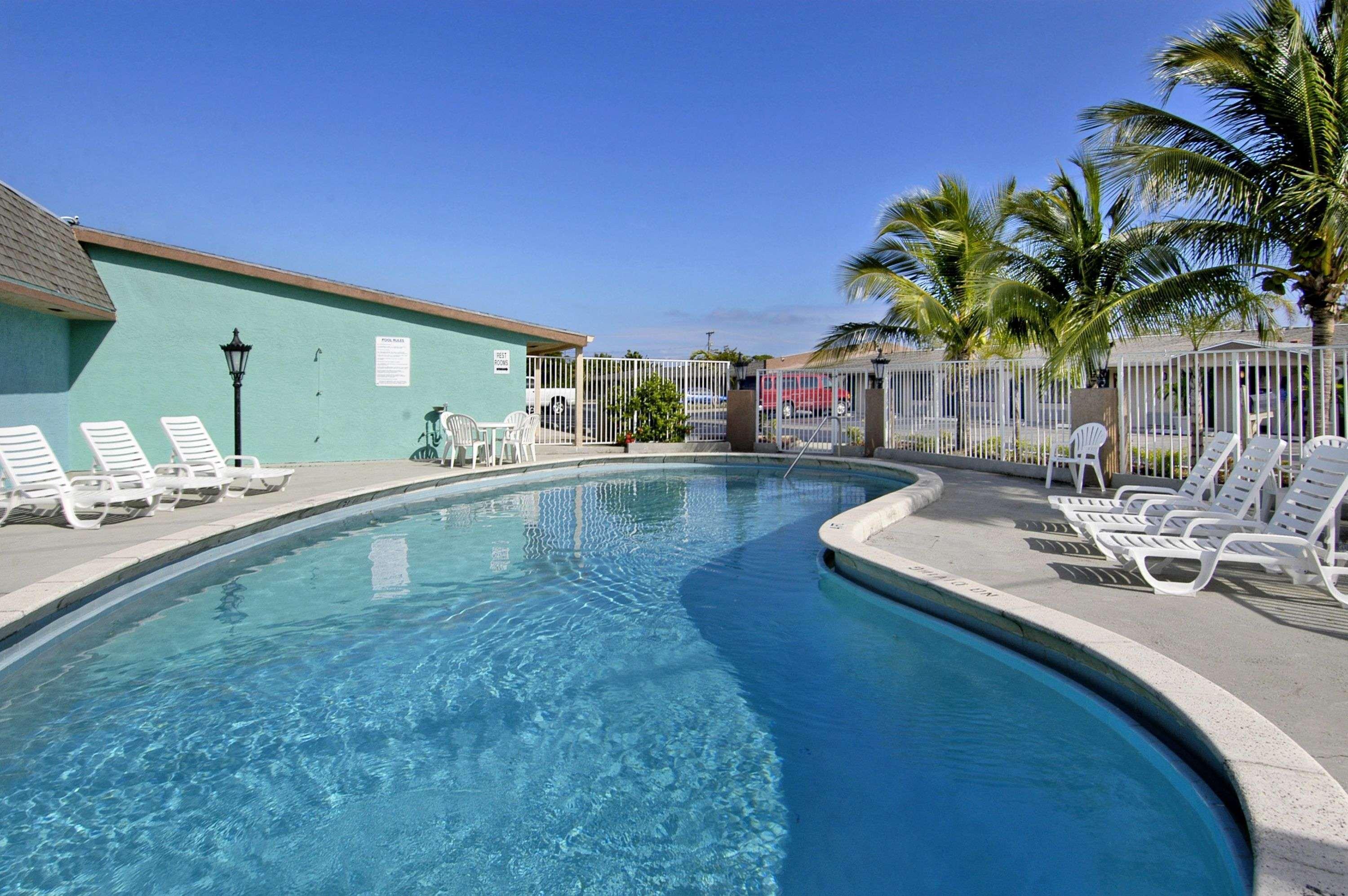 Motel Super 8 By Wyndham West Palm Lantana