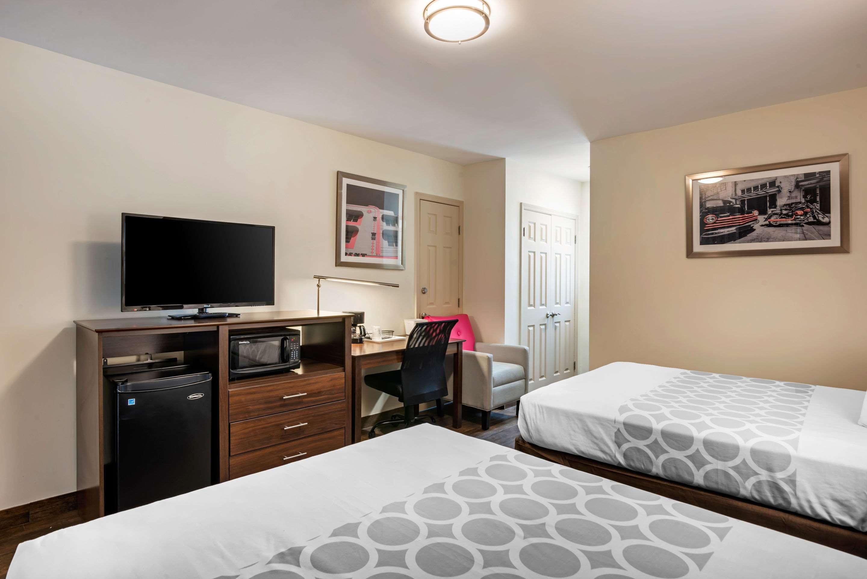 Downtown Hollywood Gardens Inn & Suites Inn Hollywood
