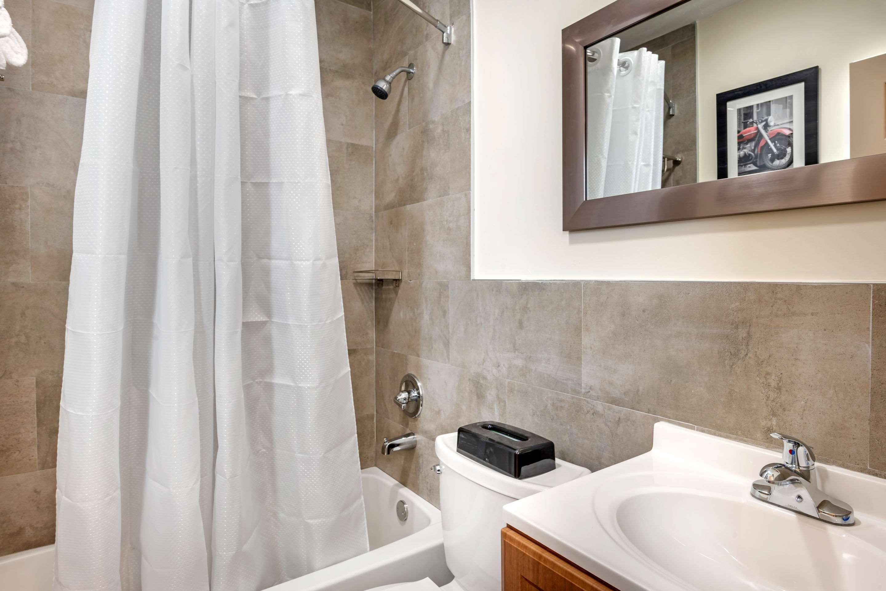 Downtown Hollywood Gardens Inn & Suites Inn 3*