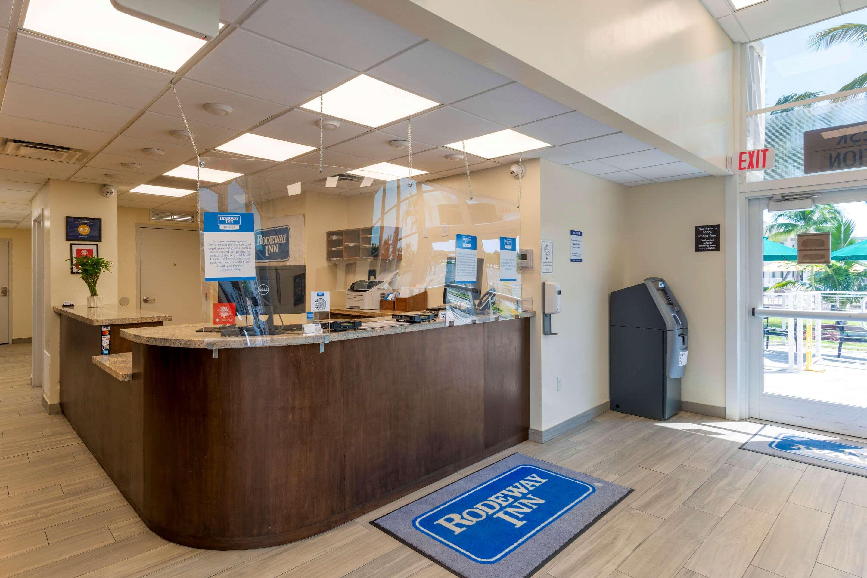 Downtown Hollywood Gardens Inn & Suites 3* Hollywood