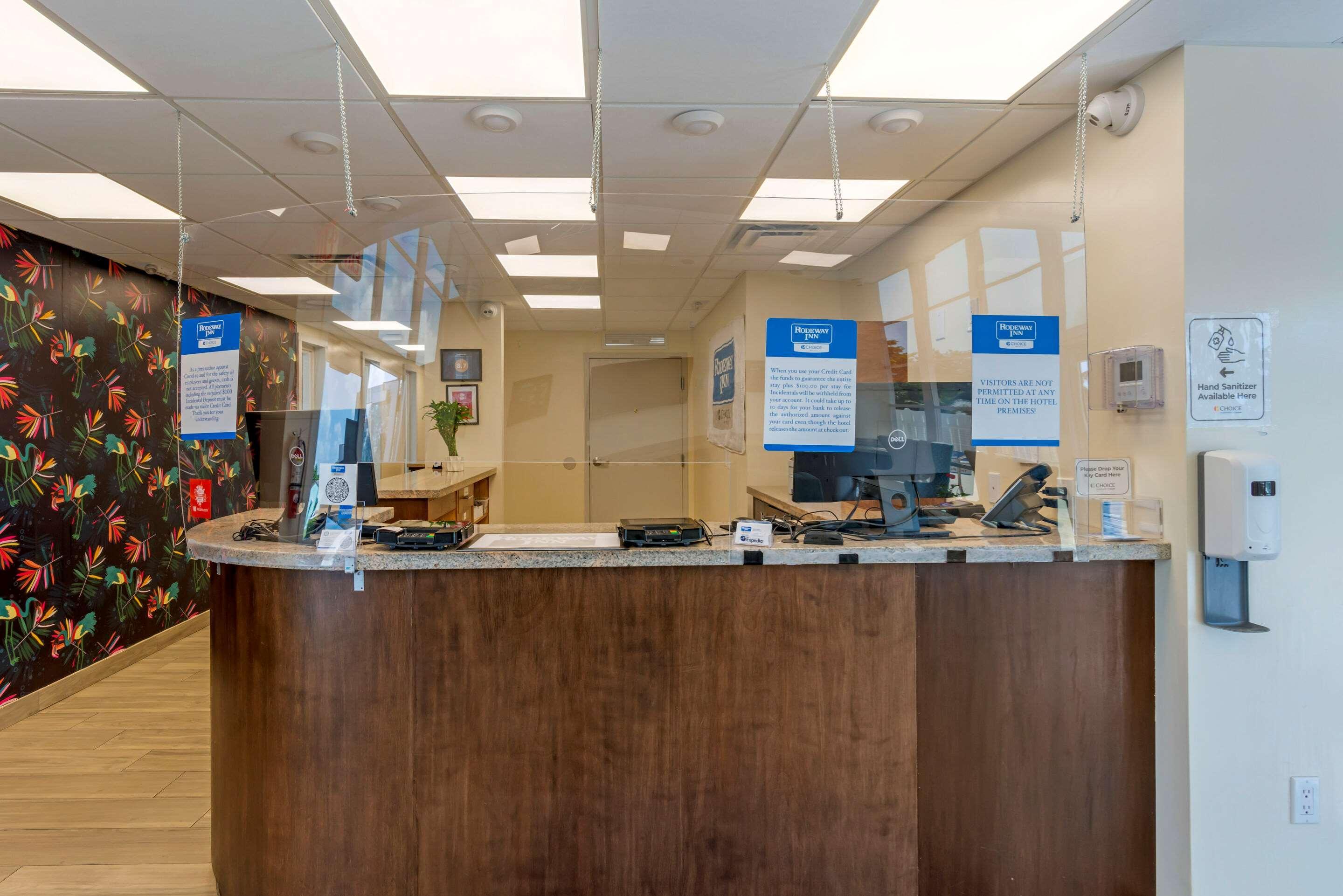 Downtown Hollywood Gardens Inn & Suites 3* Hollywood