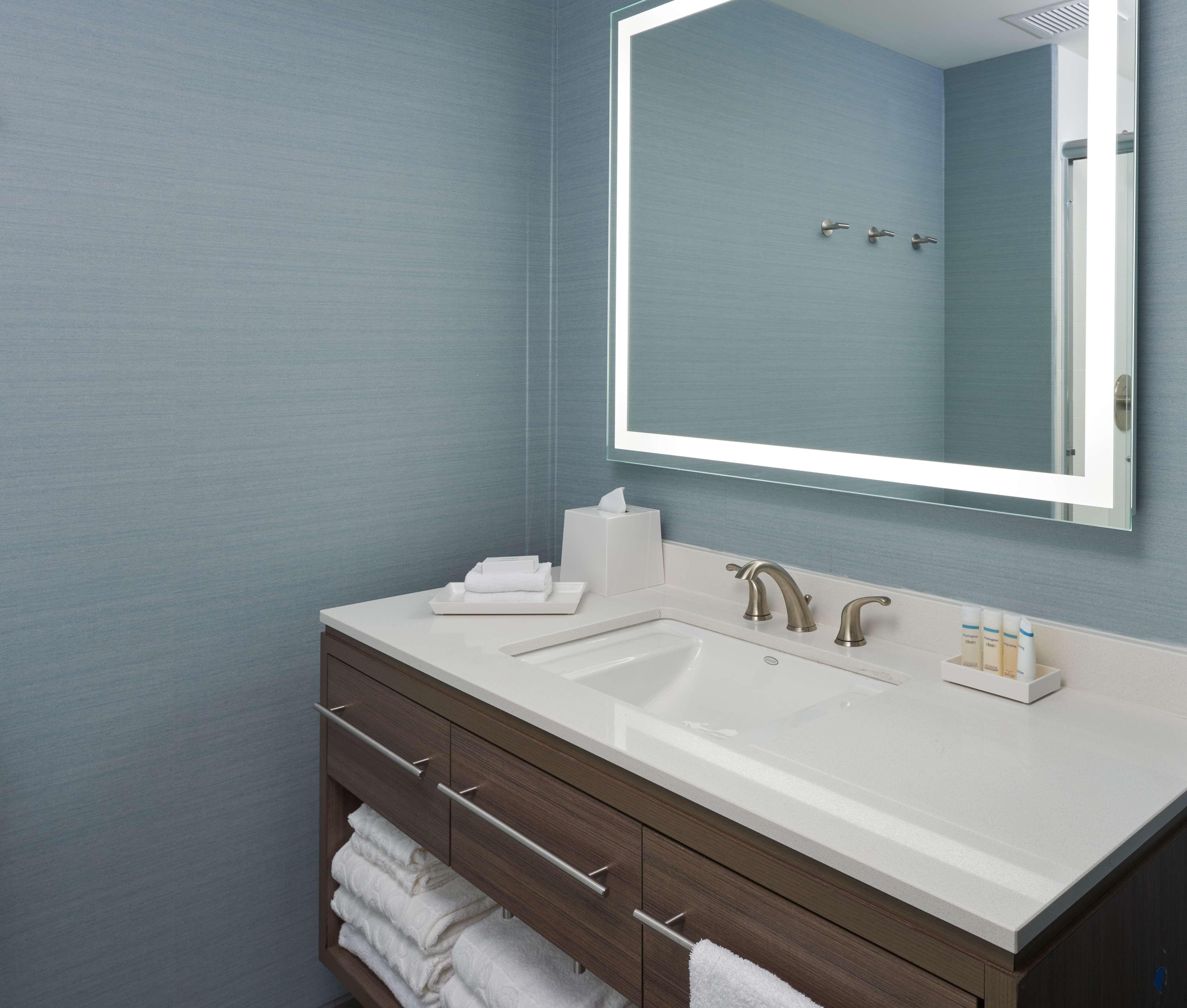 Home2 By Hilton Pompano Pier, Fl 3*