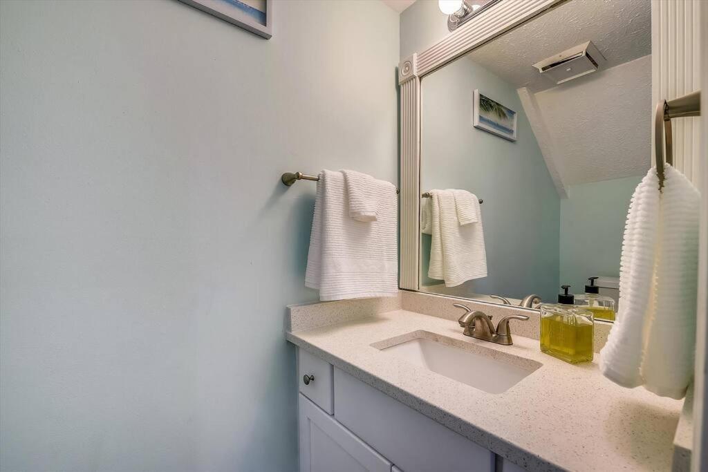 Cozy 2br 1,5ba At Gulf Highlands - 5 Min Walk To Beach! With 11 Pools! Holiday home *