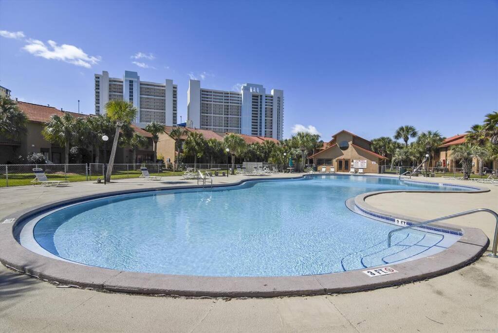 Cozy 2br 1,5ba At Gulf Highlands - 5 Min Walk To Beach! With 11 Pools! Holiday home