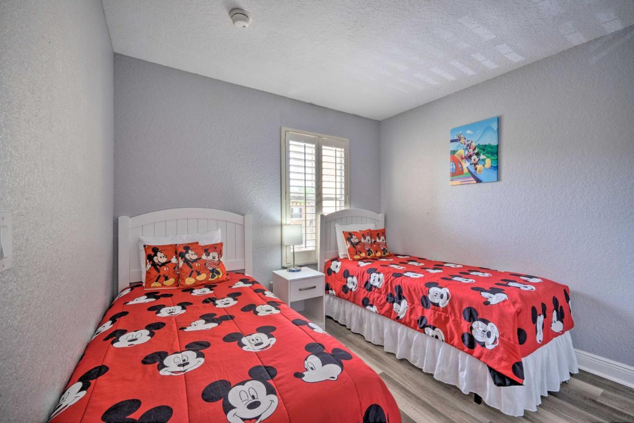 Holiday home Sunny Townhome About 9 Mi To World!