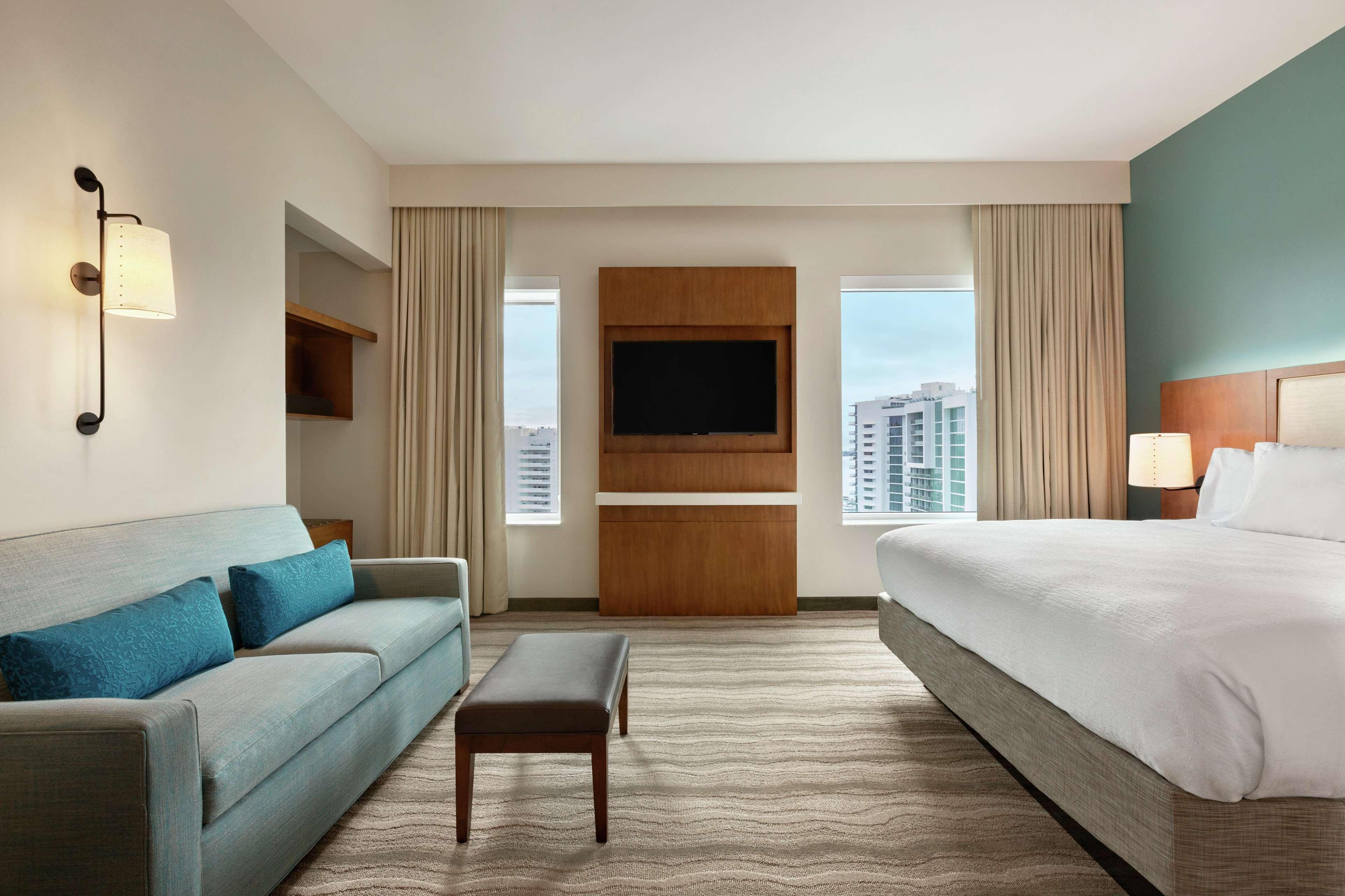 Embassy By Hilton Hotel Sarasota