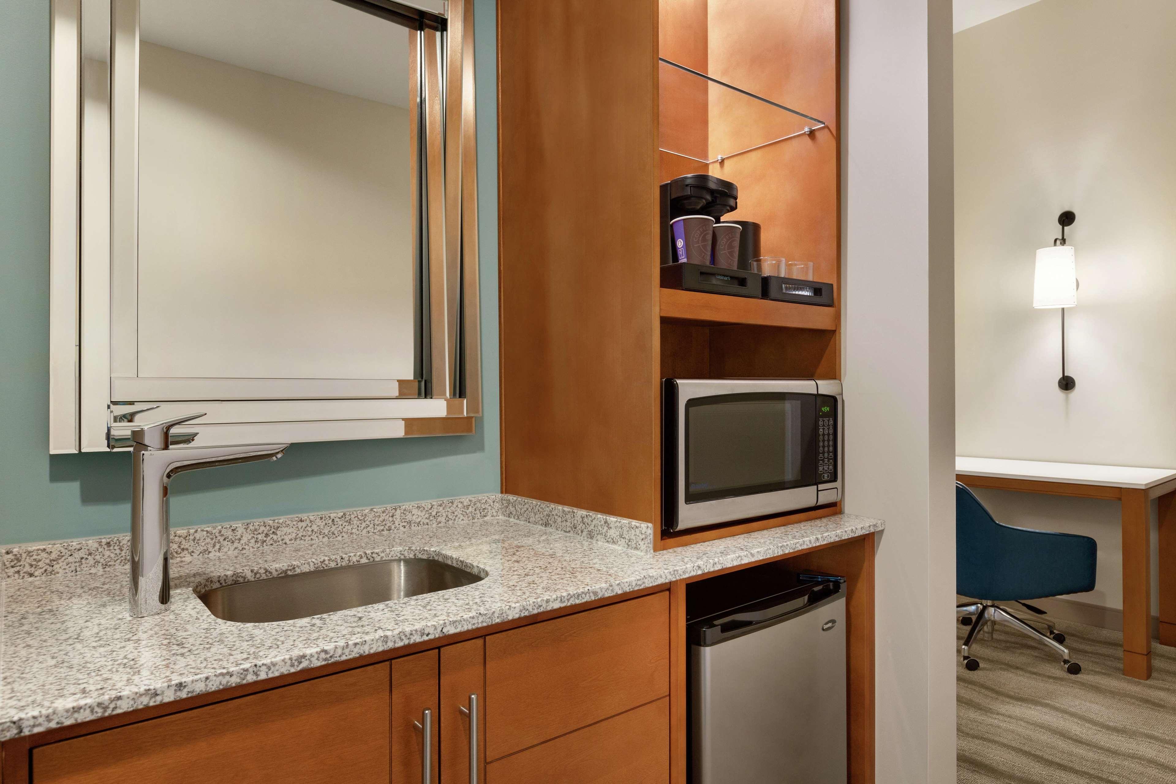 Hotel Embassy By Hilton 4*