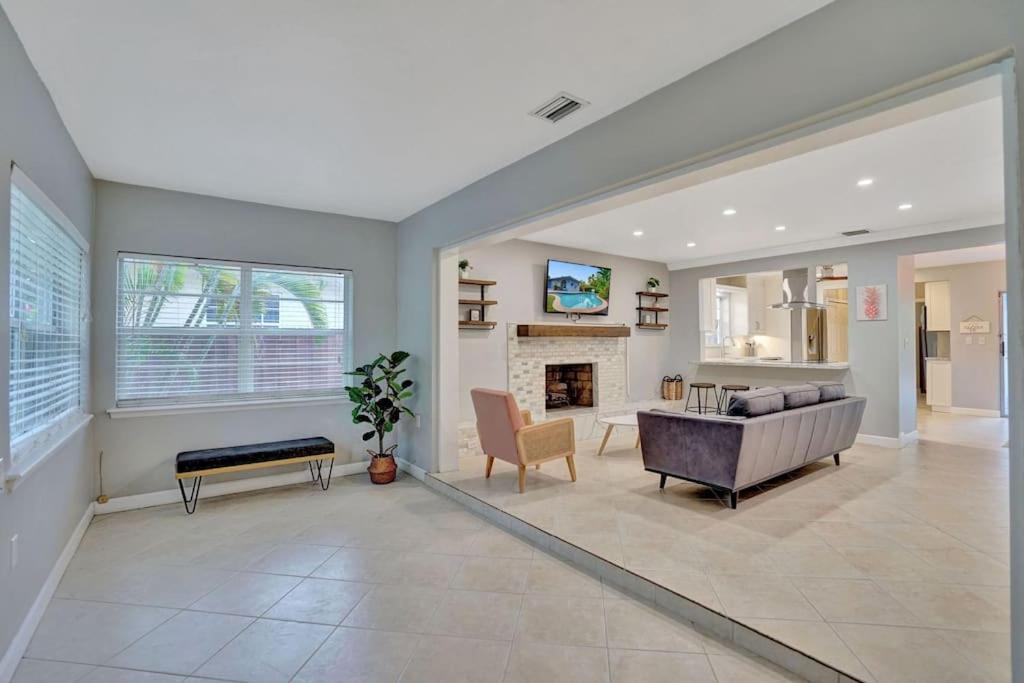 Villa Luxury 3br W/heated Pool, Mins To The Hollywood
