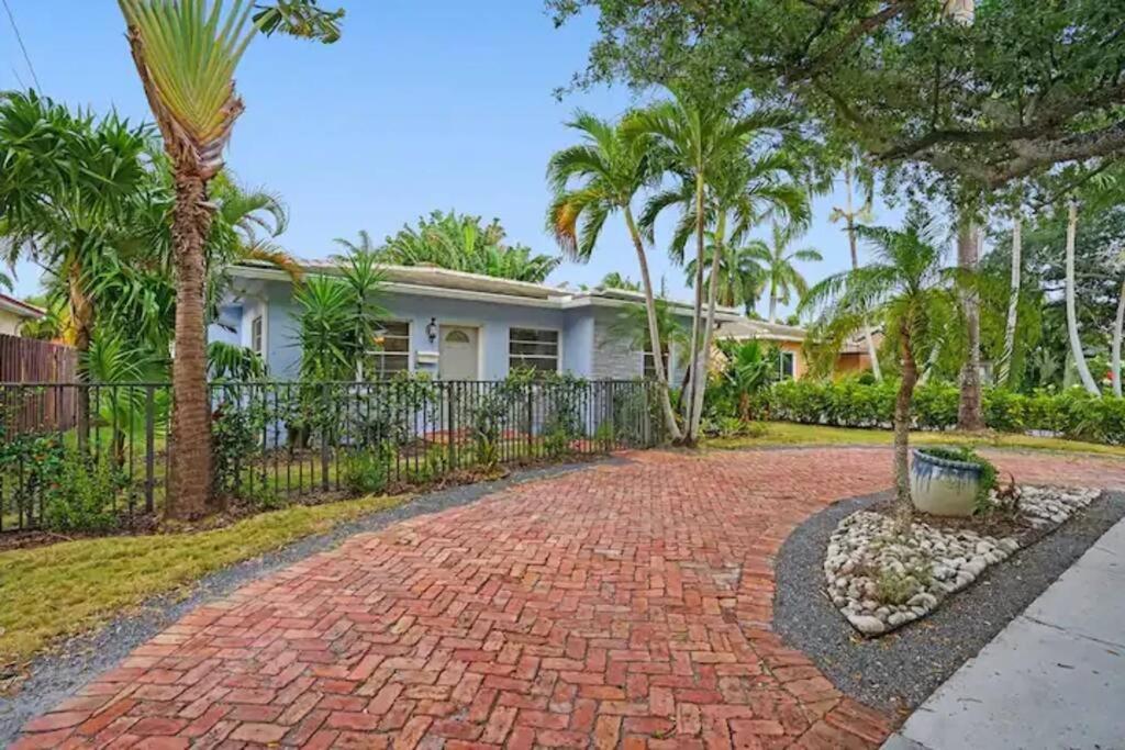 Luxury 3br W/heated Pool, Mins To The