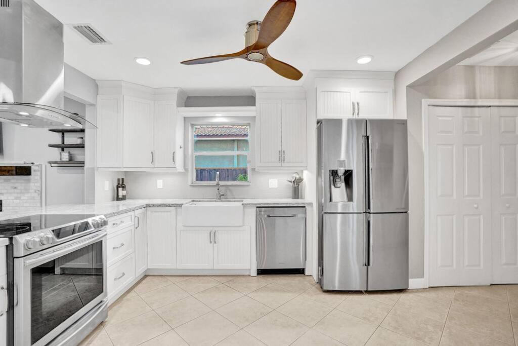 Villa Luxury 3br W/heated Pool, Mins To The *
