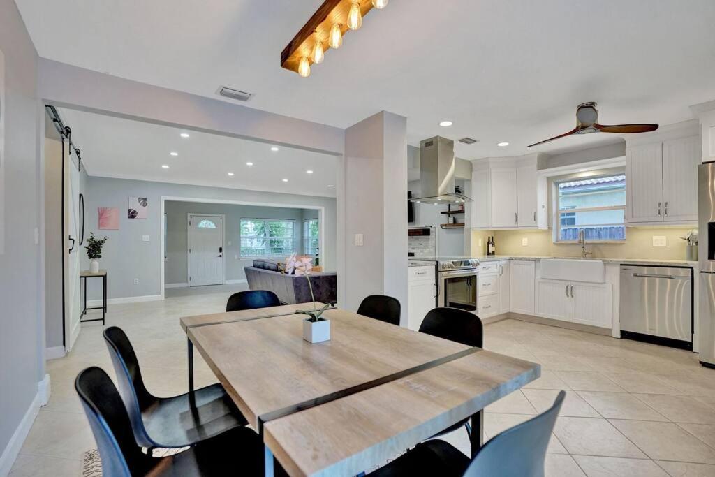Villa Luxury 3br W/heated Pool, Mins To The