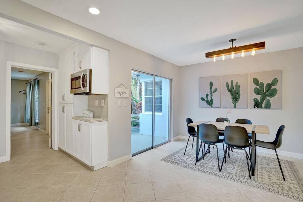 Luxury 3br W/heated Pool, Mins To The Villa Hollywood