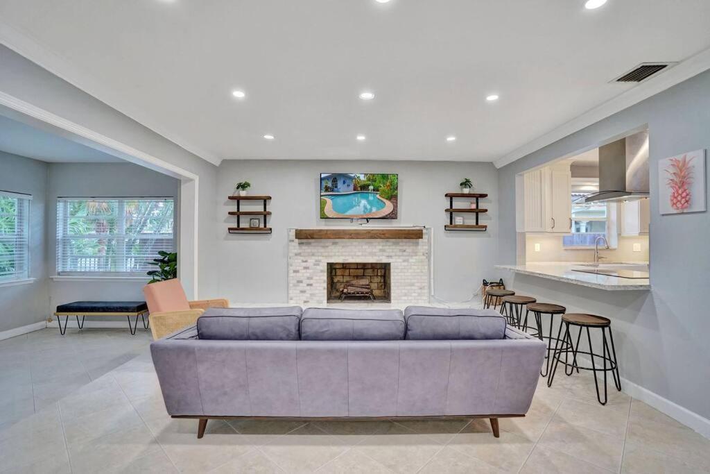 Luxury 3br W/heated Pool, Mins To The Villa