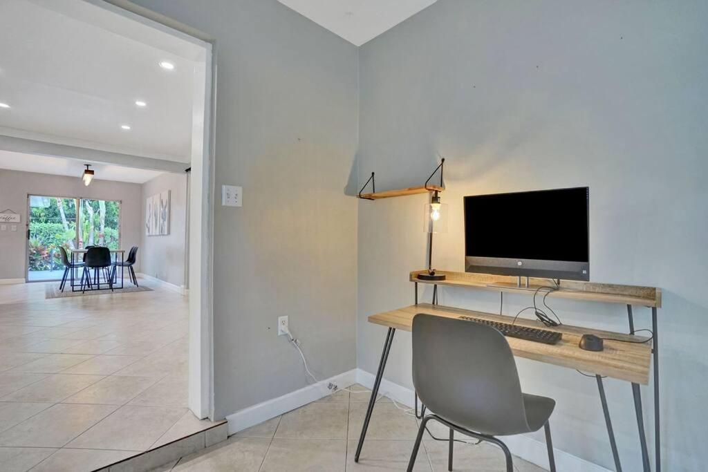 Villa Luxury 3br W/heated Pool, Mins To The Hollywood