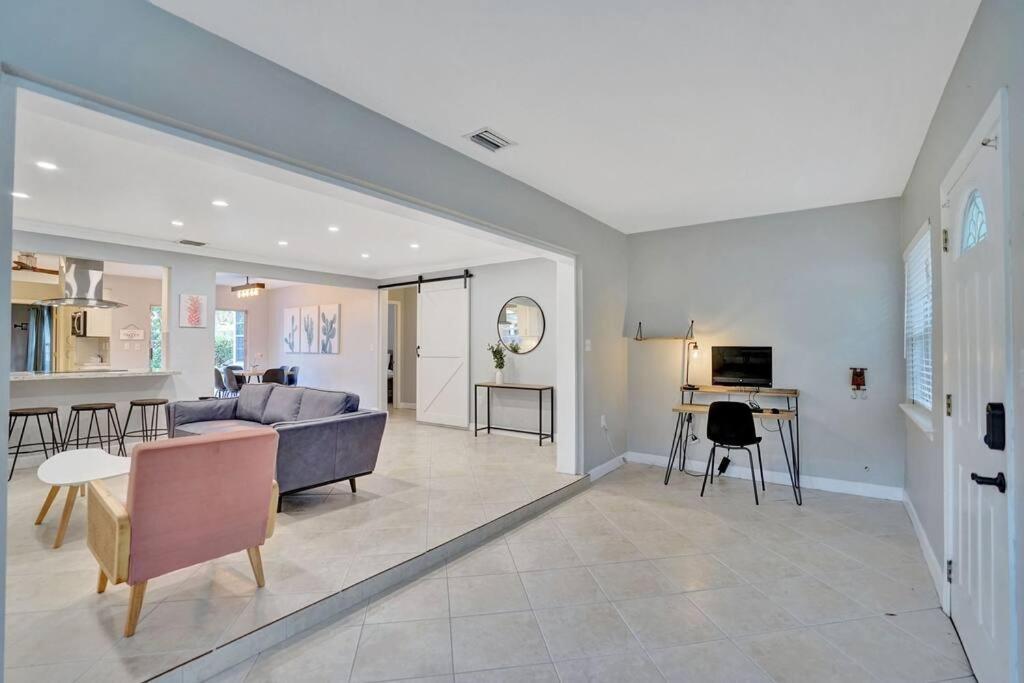 Villa Luxury 3br W/heated Pool, Mins To The *