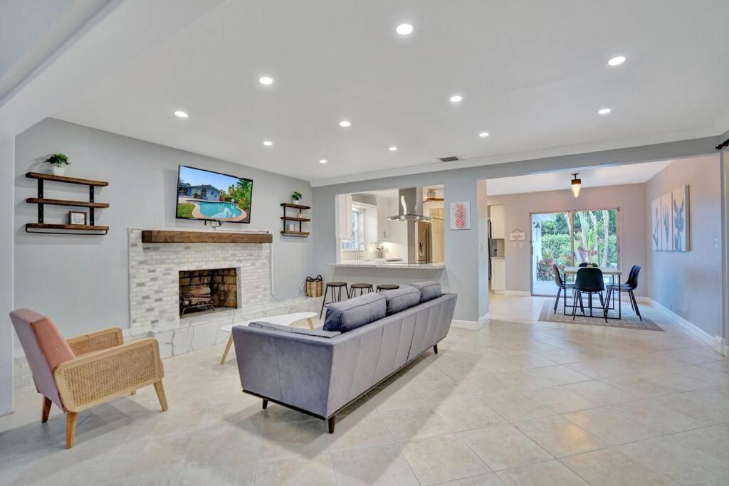 Villa Luxury 3br W/heated Pool, Mins To The