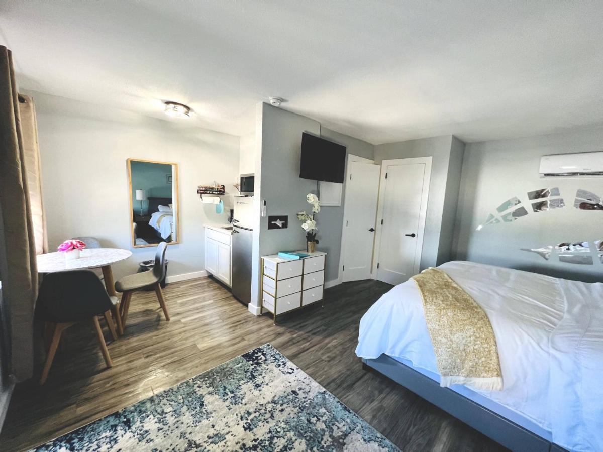 1915 Club Motel
