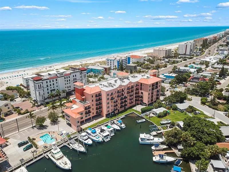 Gulf Coast Gold Private - 2bed, 2bath, Sleep 6, Across Street From Beach, Balcony Views Of Sunsets, & Gulf, Pool, Gym St. Pete Beach
