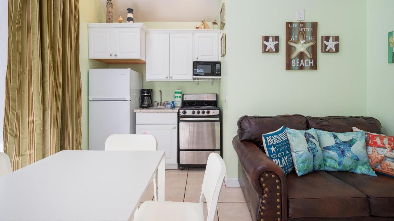 Nantucket Rainbow Cottages 20a Studio Holiday home
