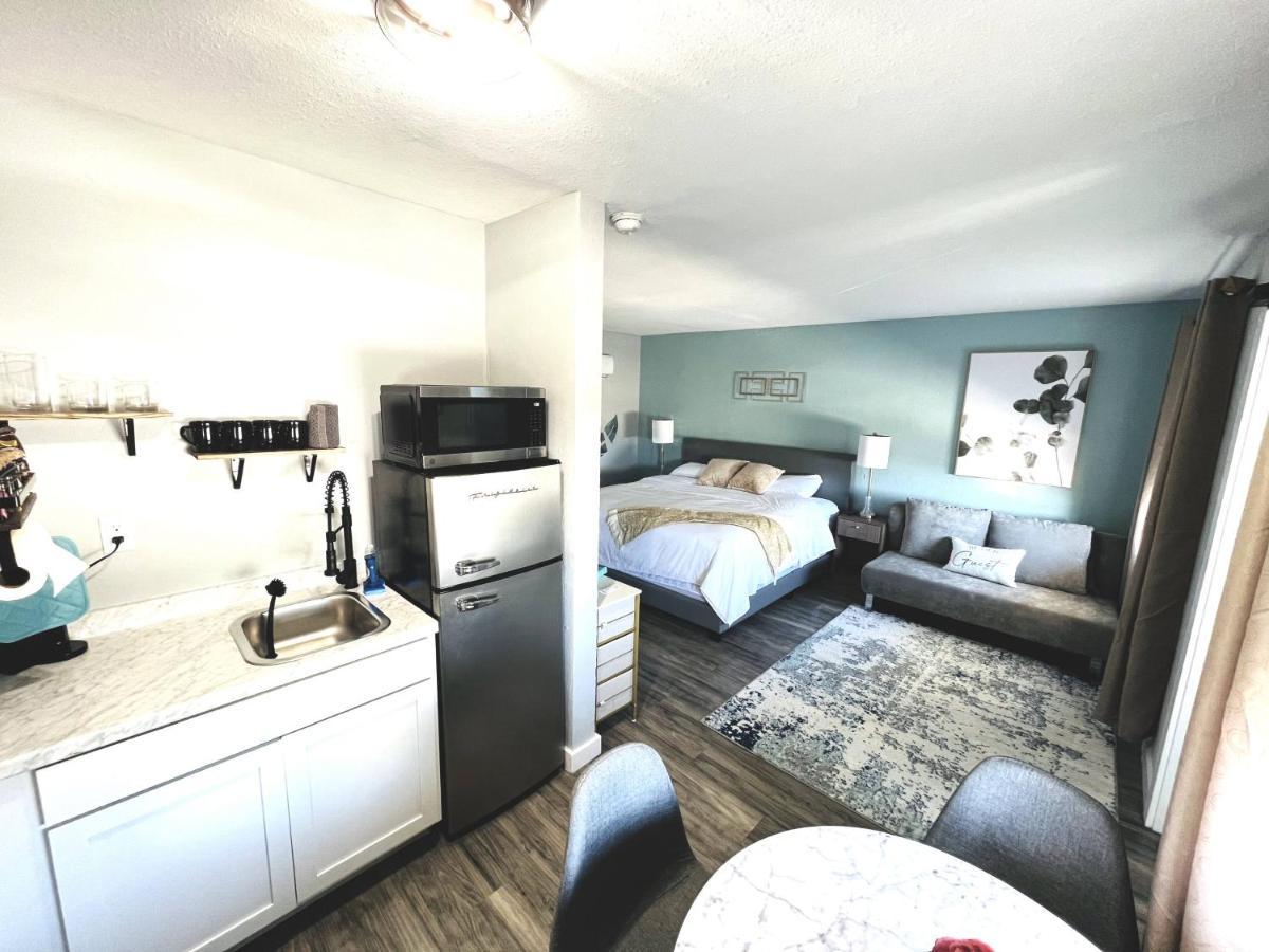 Motel 1915 Club