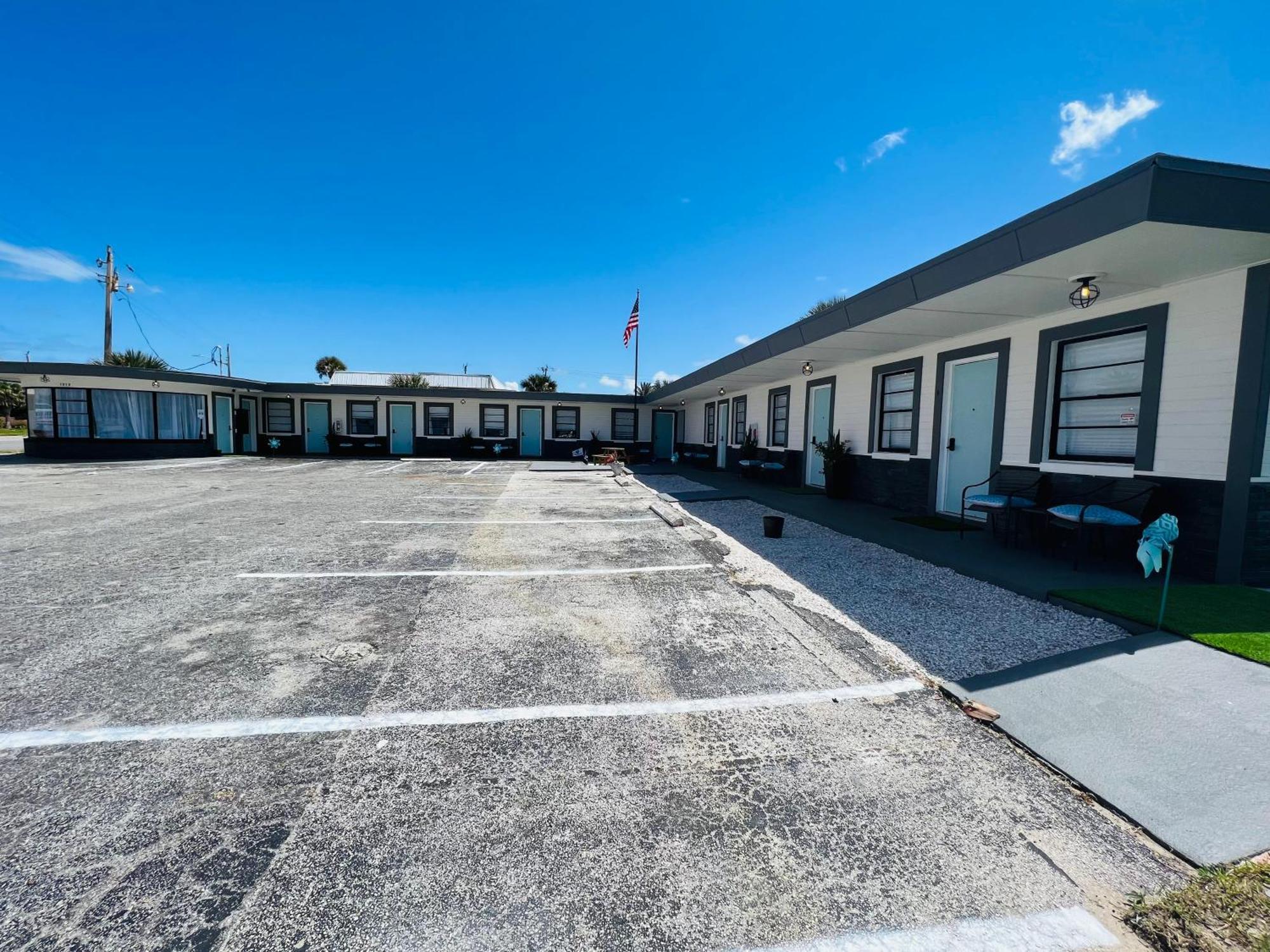 1915 Club Motel *