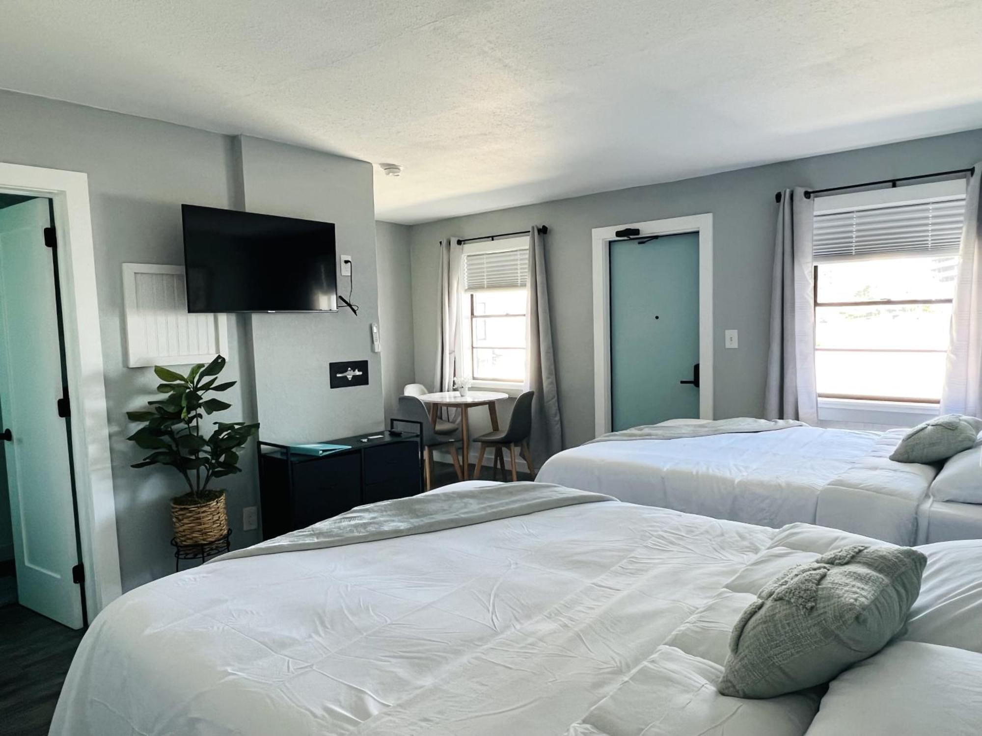 1915 Club Motel