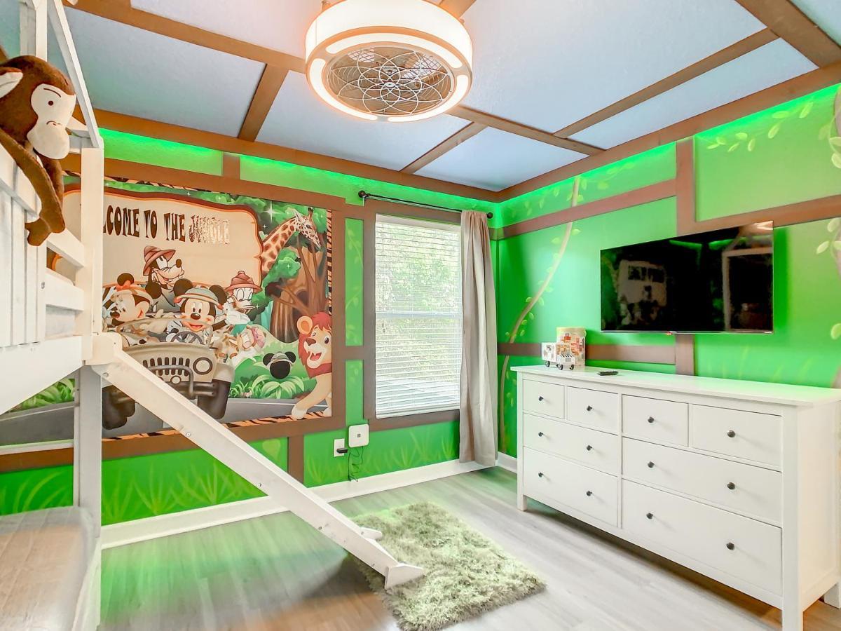 Villa Marvelous Magical House: Amazing Themes And Pool, 5mi Kissimmee