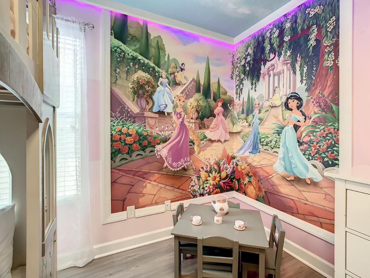 Villa Marvelous Magical House: Amazing Themes And Pool, 5mi