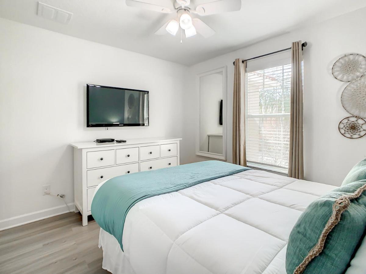 Marvelous Magical House: Amazing Themes And Pool, 5mi Villa Kissimmee