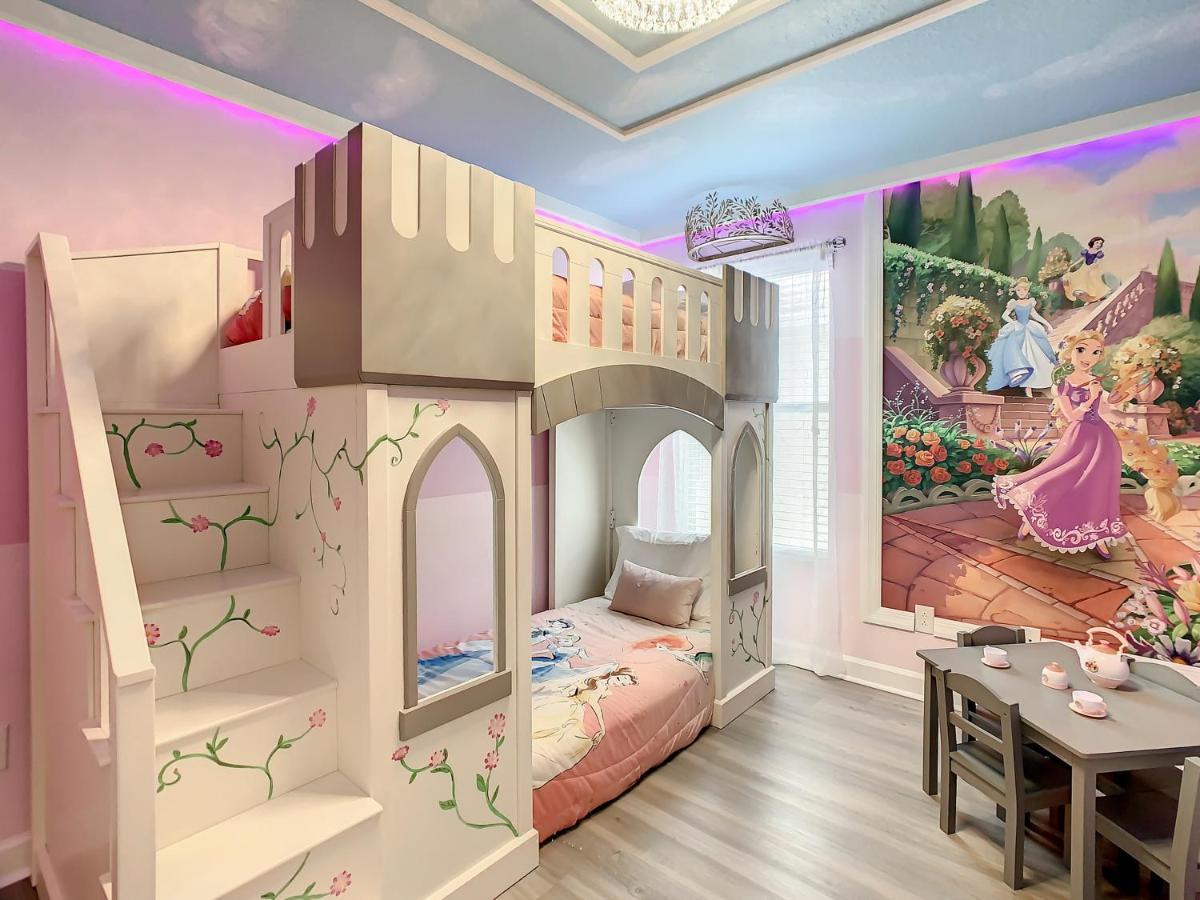 Marvelous Magical House: Amazing Themes And Pool, 5mi Kissimmee