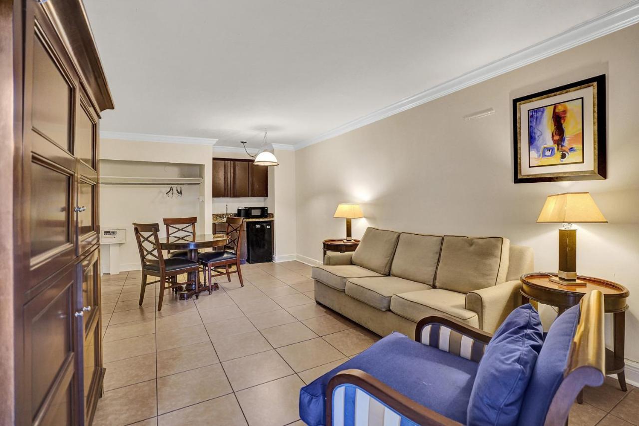 Lauderdale Grand Hotel