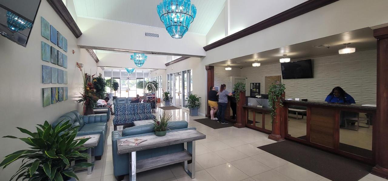 Lauderdale Grand 3* Fort Lauderdale