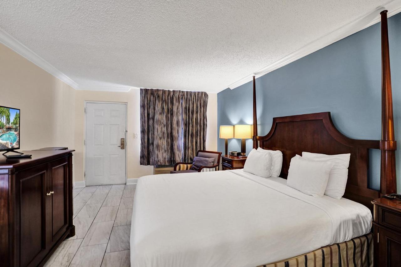 Lauderdale Grand 3*