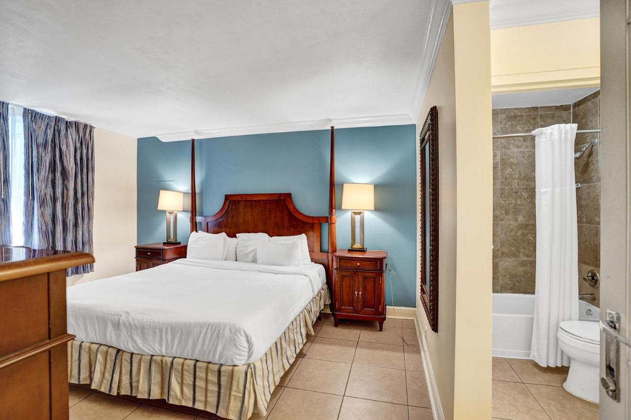 Lauderdale Grand