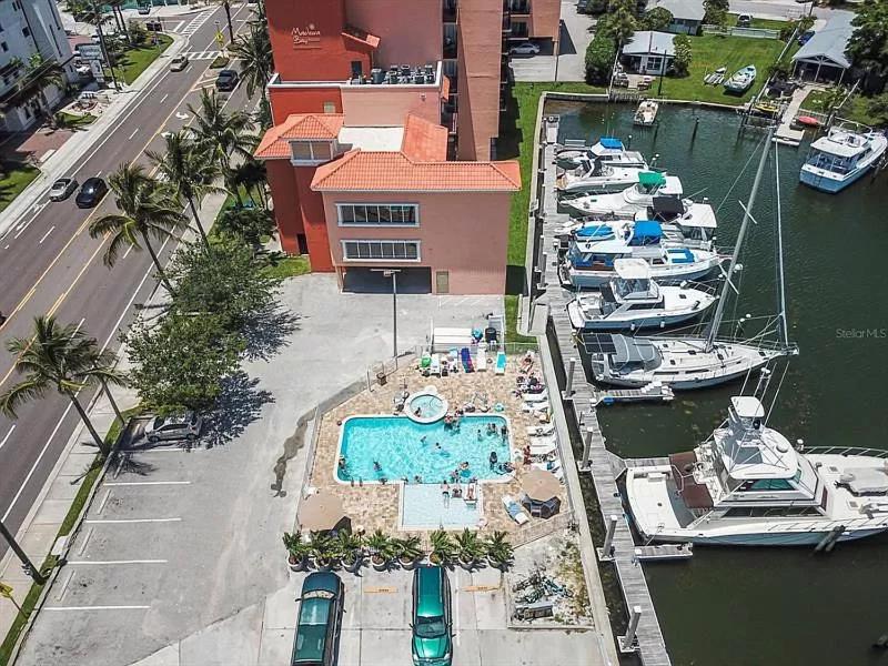 Gulf Coast Gold Private - 2bed, 2bath, Sleep 6, Across Street From Beach, Balcony Views Of Sunsets, & Gulf, Pool, Gym Apartment *