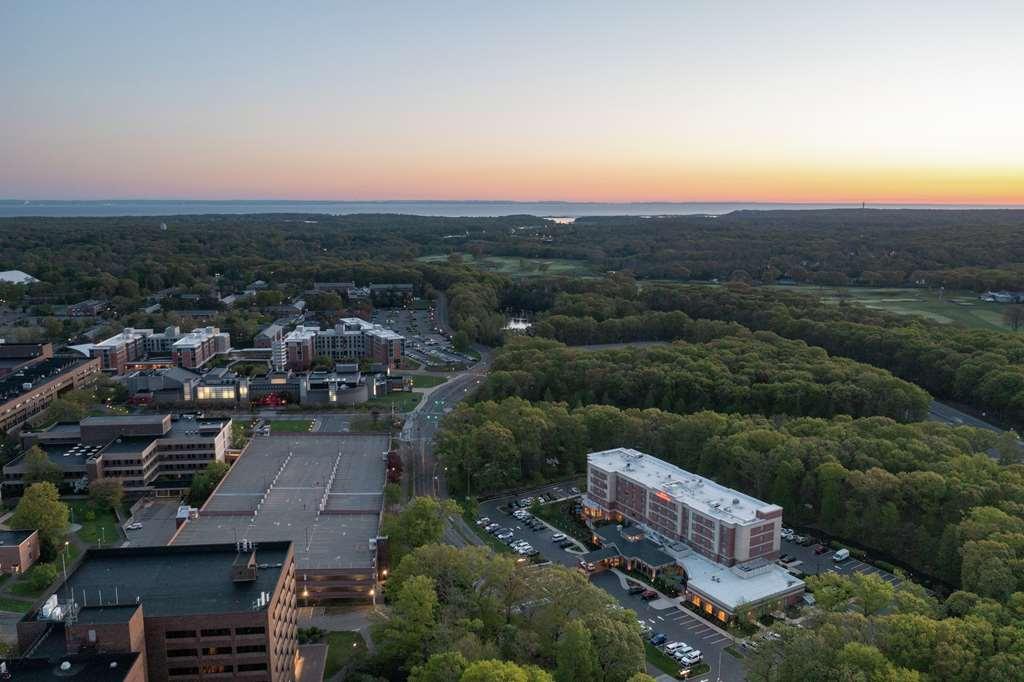 Hilton Garden East Brandon 3*
