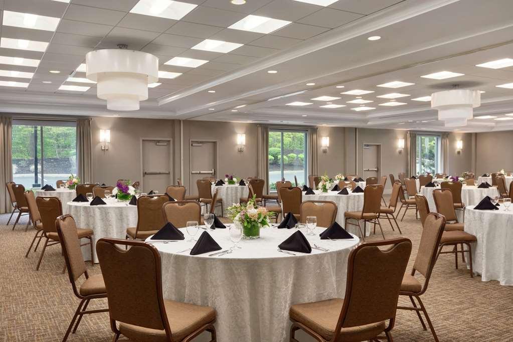 Hilton Garden East Brandon Hotel 3*