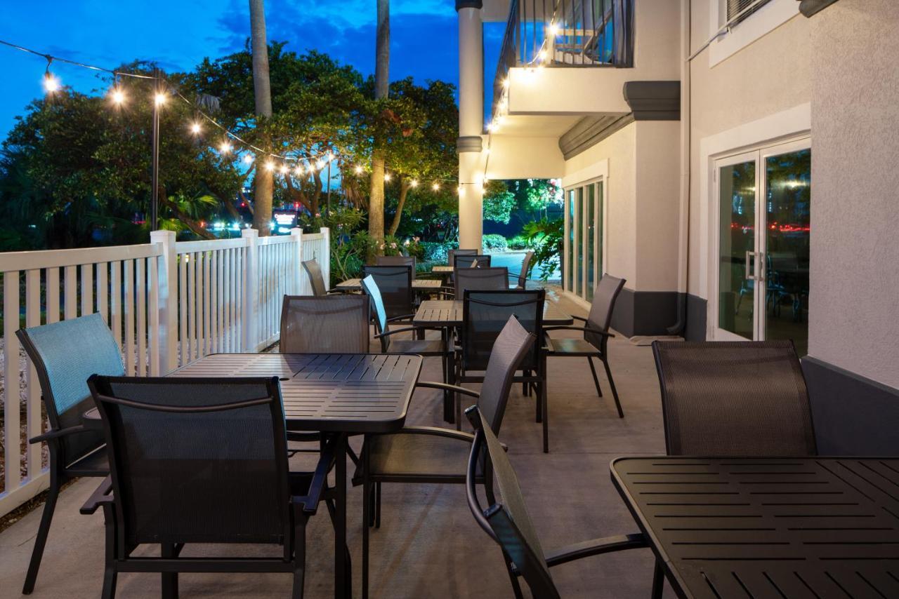 Hotel Fairfield & By Marriott