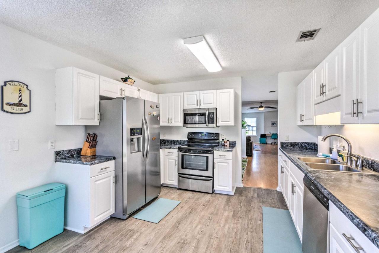 Bright With Yard About 6 Mi To Holiday home Pensacola