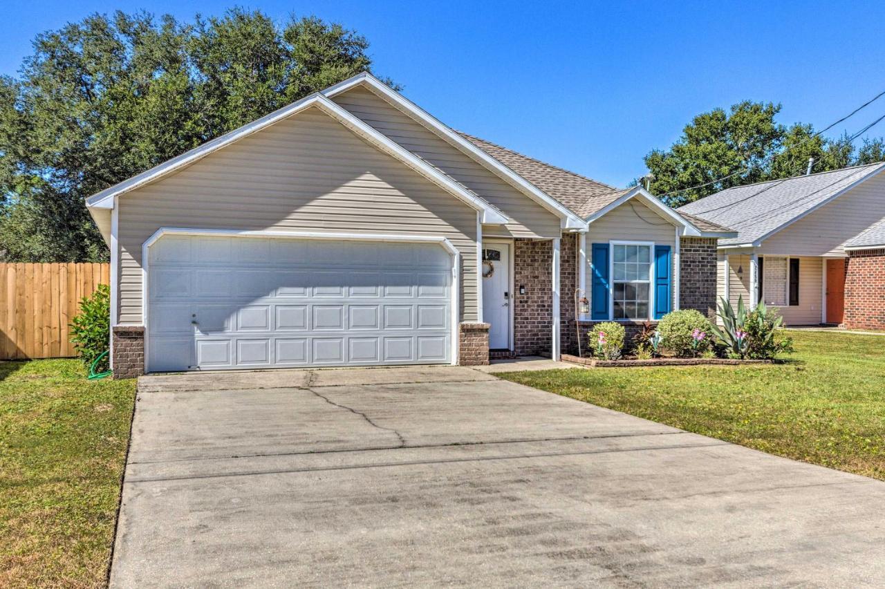 Bright With Yard About 6 Mi To Holiday home *