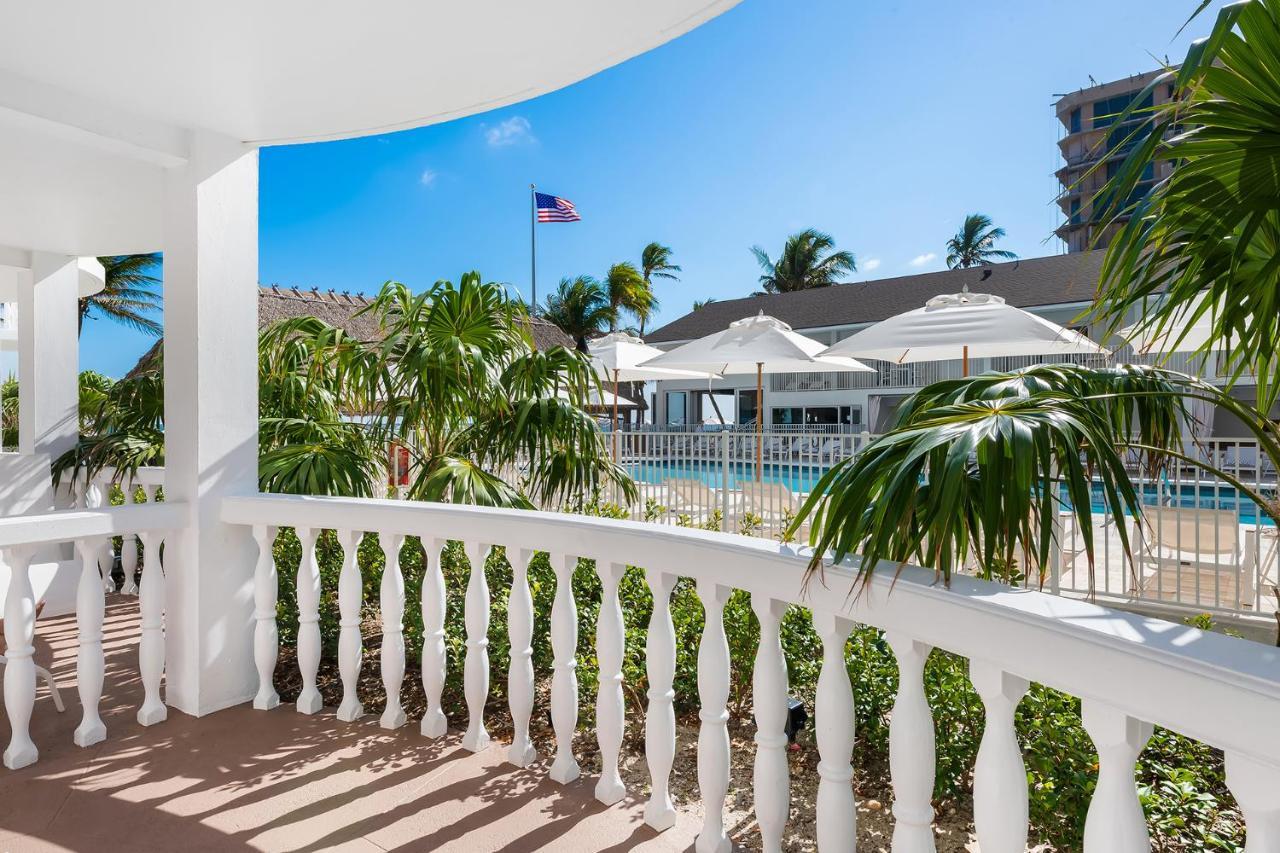 Beachcomber & Club Resort