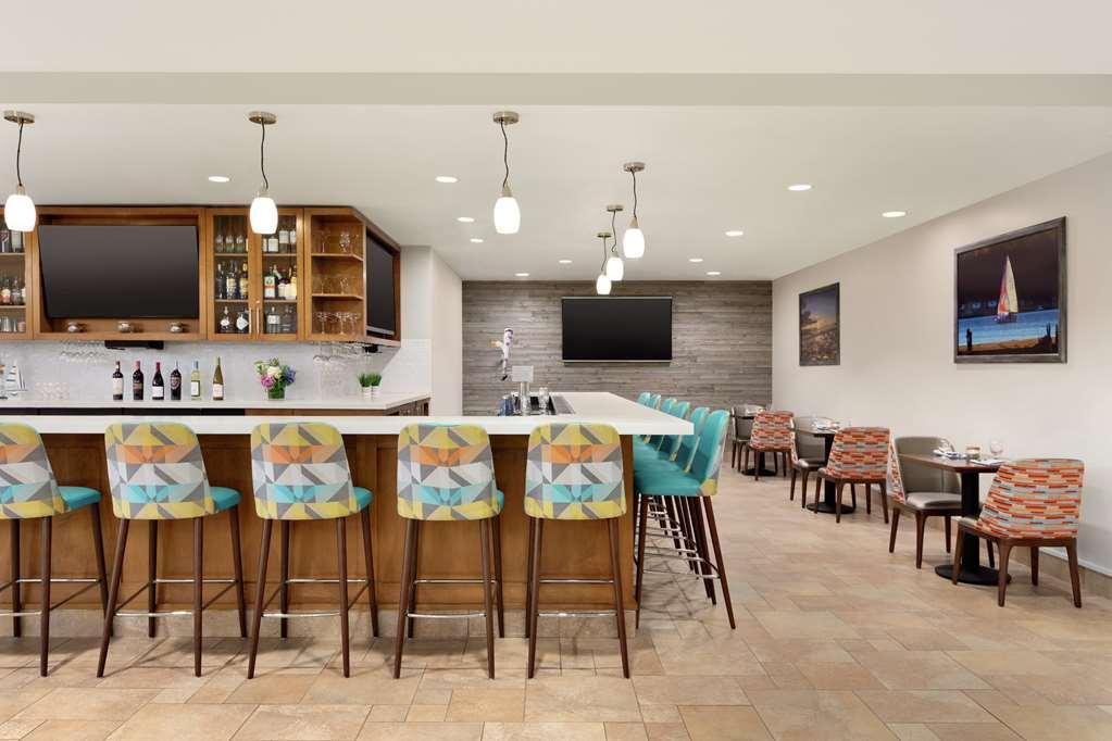 Hilton Garden East Brandon 3*