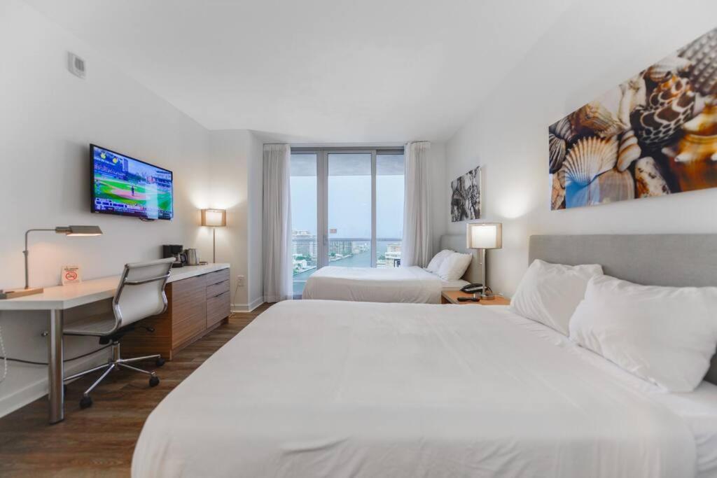 Wonderful Studio Beachwalk With Great Views