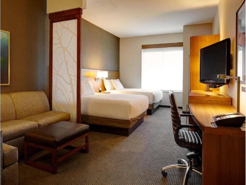 Hyatt Place Airport/westshore 3*