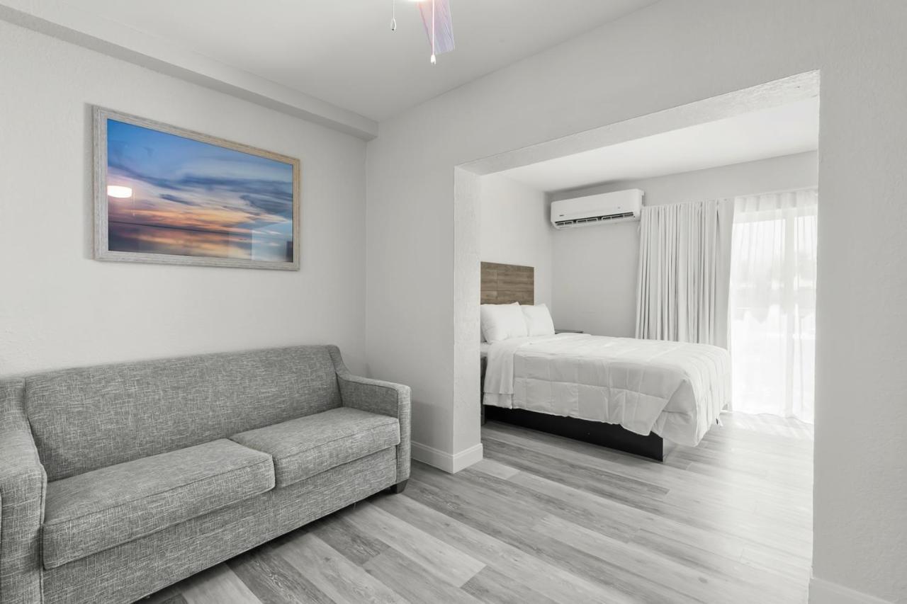 Grand Shores West