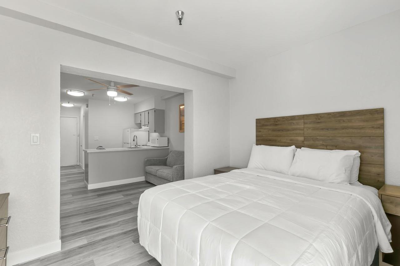 Grand Shores West Hotel 3*
