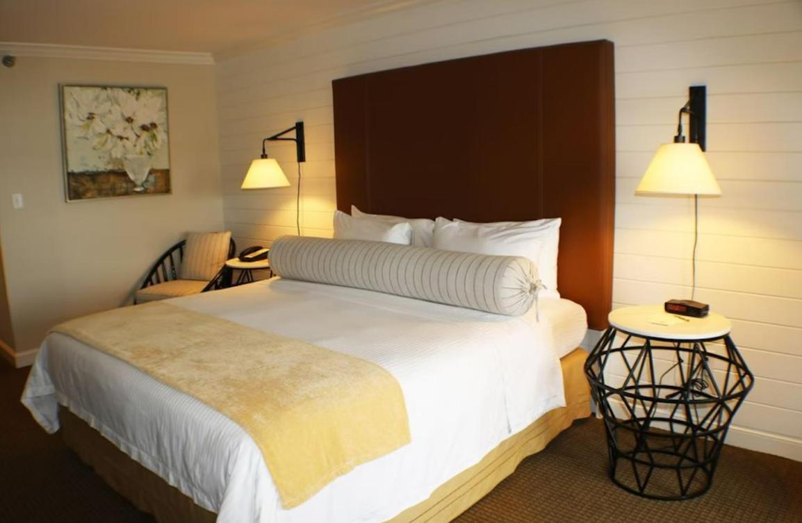 Hotel On The Lakes 3*