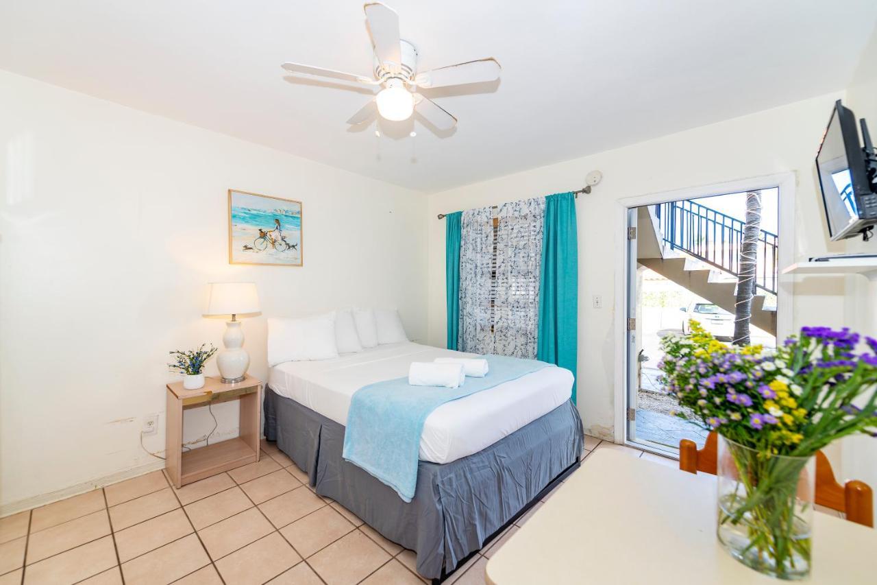 Tropic Isle & Apartment
